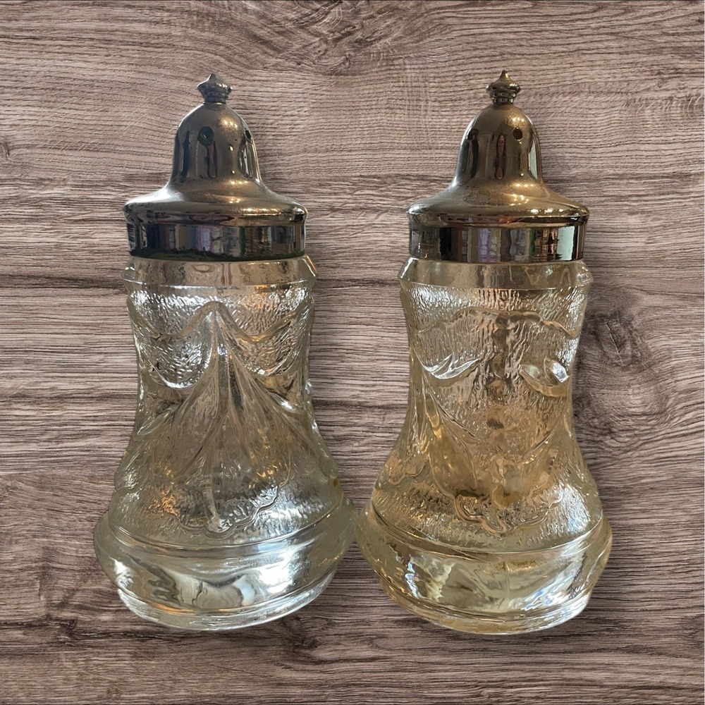 Indiana Glass‎ Vintage Crystal Pebble Leaf Salt & Peppers Shakers 3155